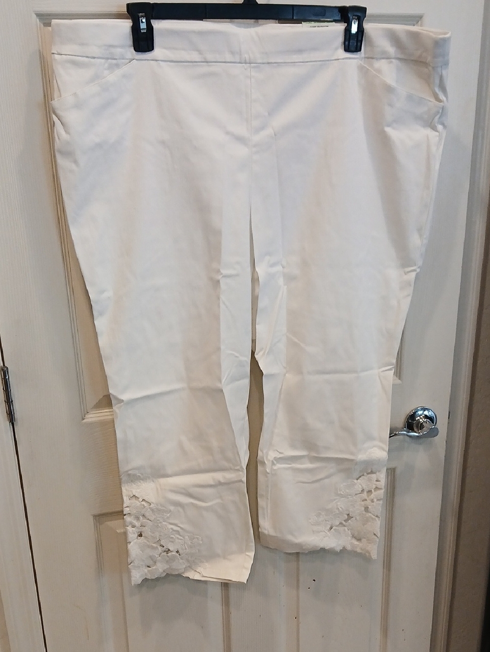 INC International Concepts Women's White Cropped Lace-Hem Pants